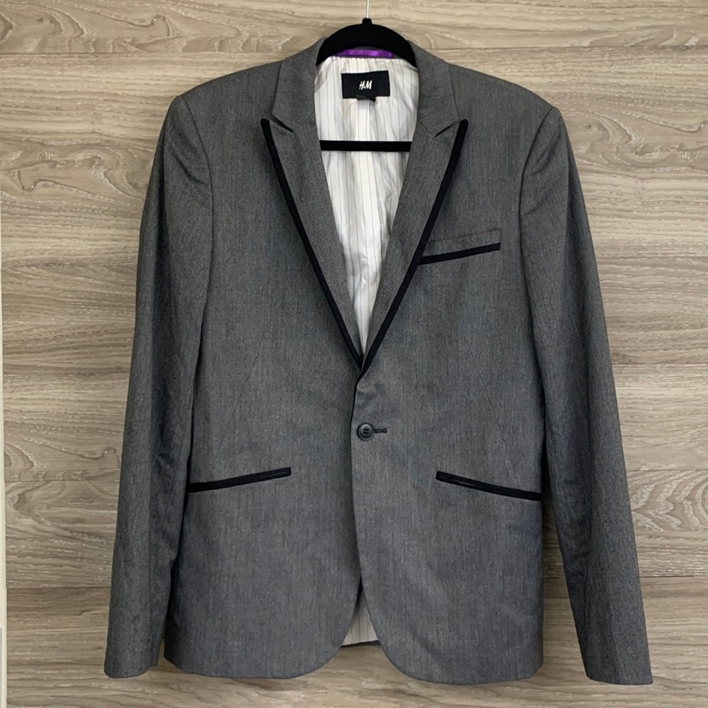 H&M men’s gray single breasted blazer with black trim fitted slim fit sport coat